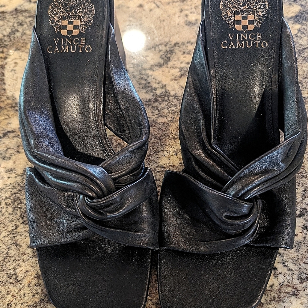 Vince Camuto Jenabie sandals 9M black